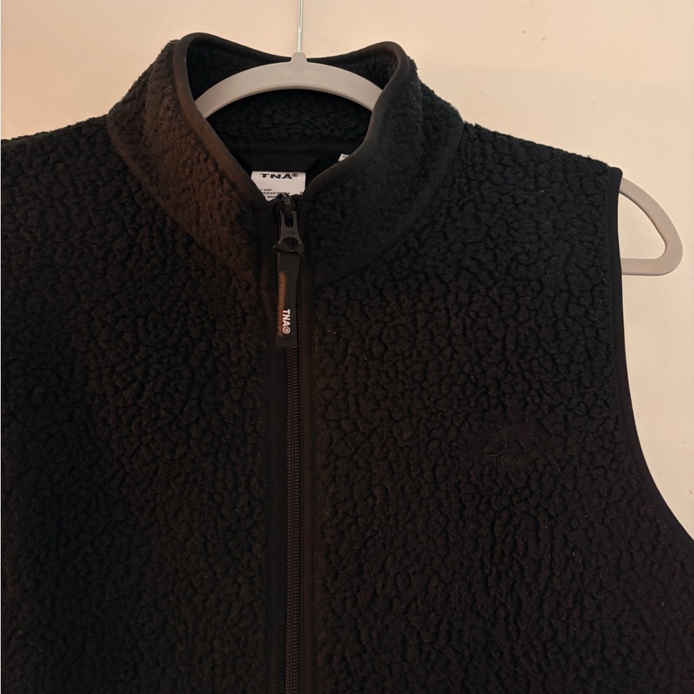 Aritzia Black Polar Fleece Vest - Picture 3 of 4